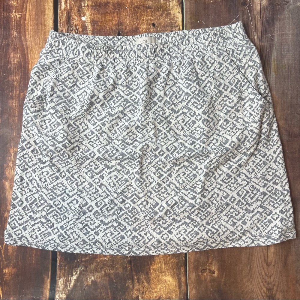 Loft skirt size medium. - Picture 5 of 6